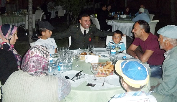 Şehit Yakınları ve gazilere iftar yemeği