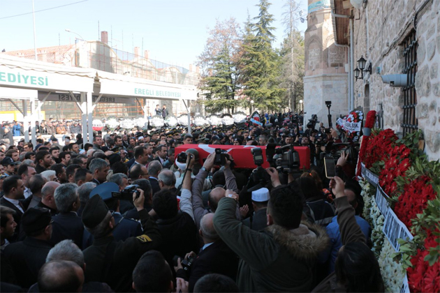 Emirgazili şehit toprağa verildi.