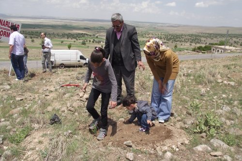 Karapınarlılar Derneğinden Hatıra Ormanı