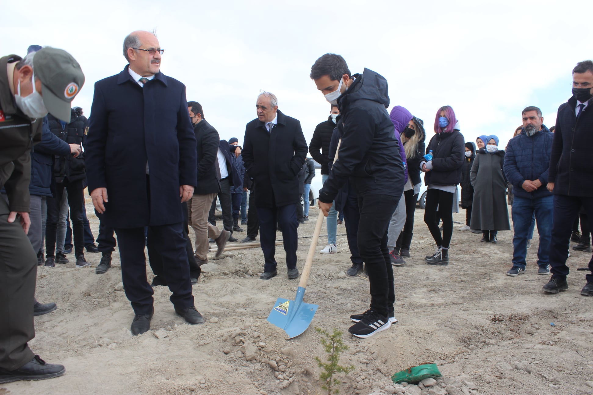 Gelecek nefes olmak için fidan dikildi