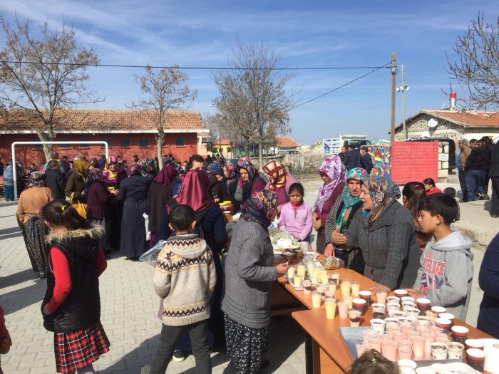 Kesmez'de Mehmetçiklere kermes