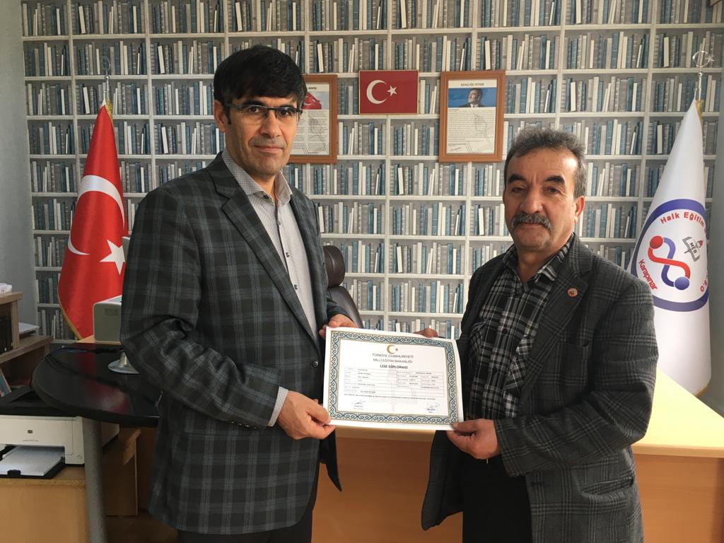 Azmin zaferi:62 yaşında liseyi bitirdi