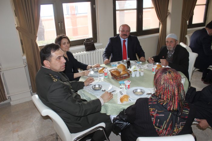 Borsadan şehit  ve gazi ailelerine yemek