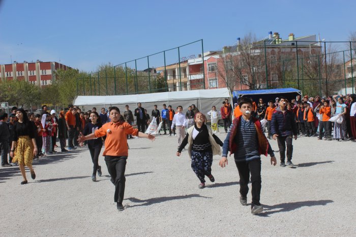 Nevruz kutlamaları renkli geçti