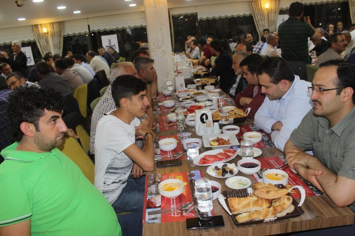 Karyem'den   bayilerine iftar yemeği