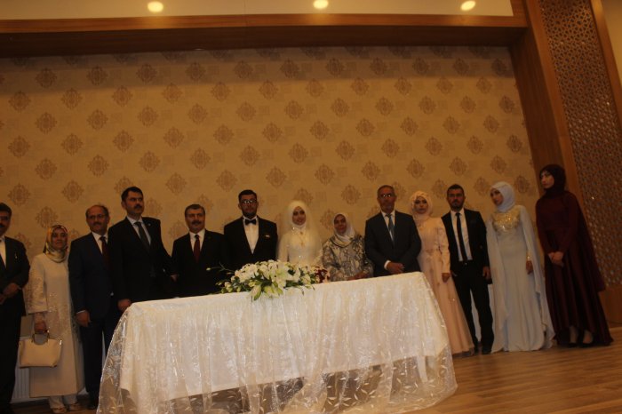 İki Bakan nikah şahidi oldu