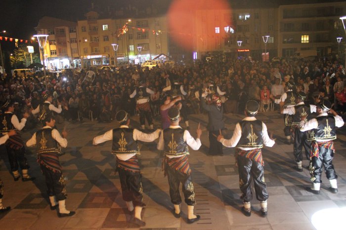 Gençlik konserine yoğun katılım