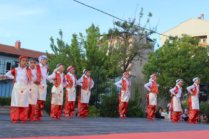 Halkoyunları şenliği yapıldı