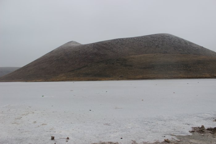 Meke Gölü, kar bekliyor