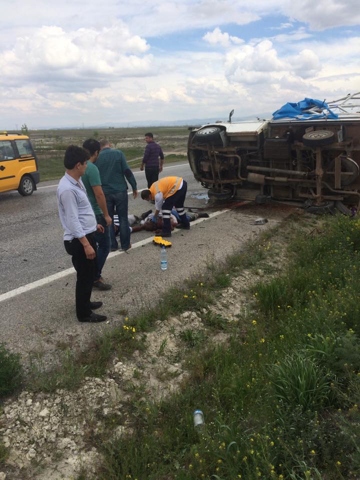 Mevsimlik işçiler kaza yaptı:2 ölü