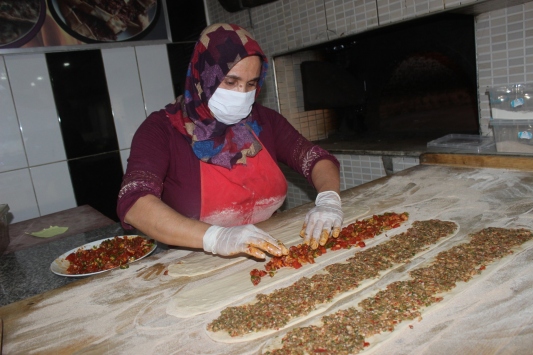 Kiraz ablanın etli ekmeği bir başka güzel