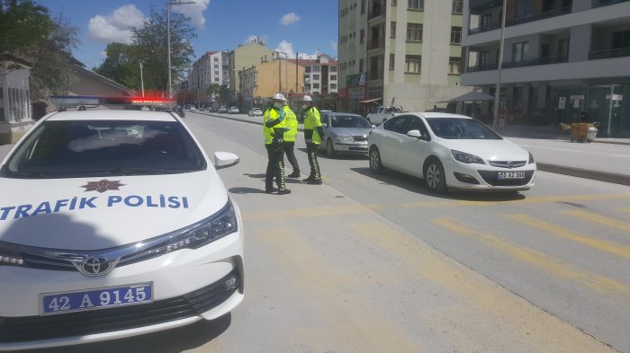 Trafik hastasında broşür dağıtıldı