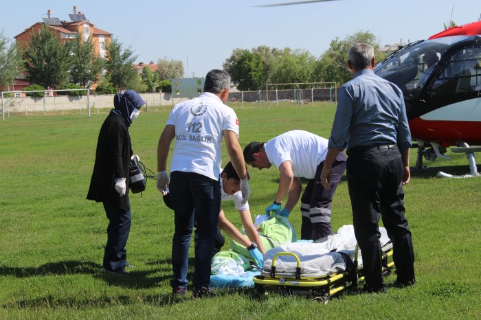 Çay yapmak isterken kendini yaktı