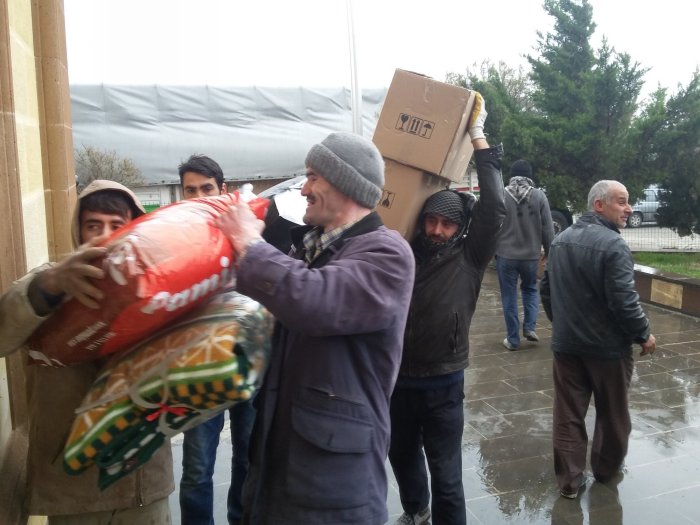 Halep'e yardımlar ulaştı