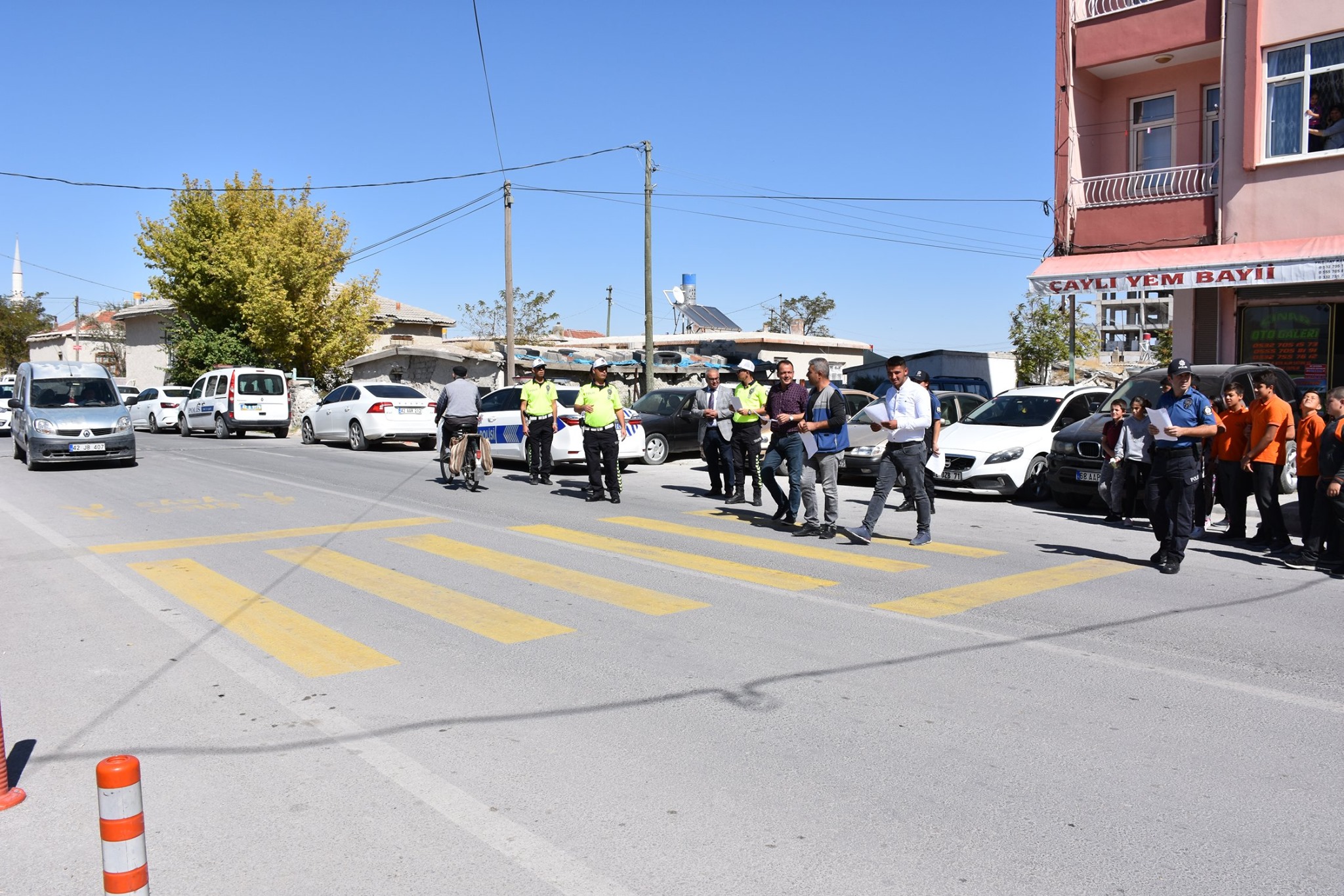 Yaya geçidi uygulaması yapıldı